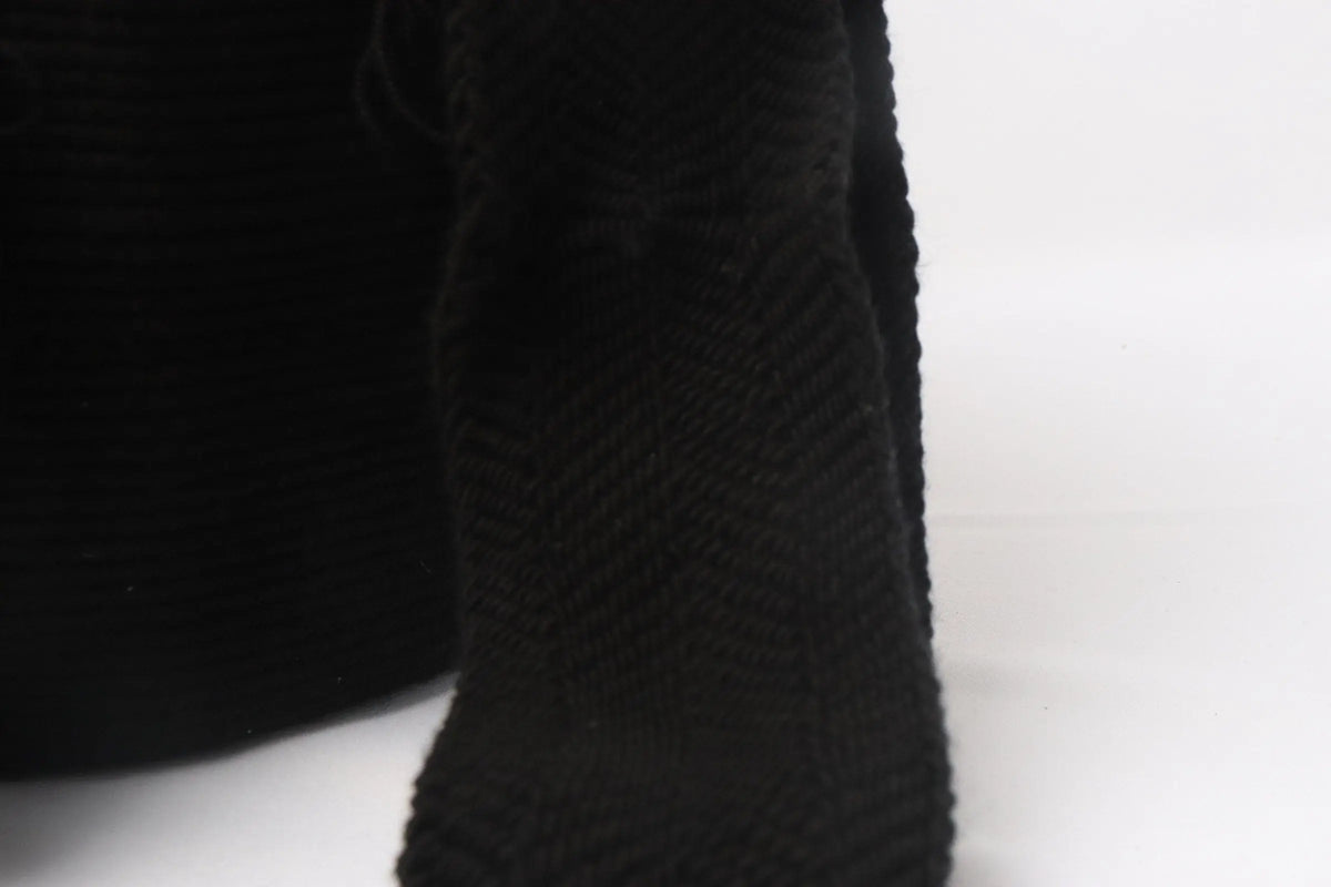Solid Black Wayuu Bag - Best of Colombia