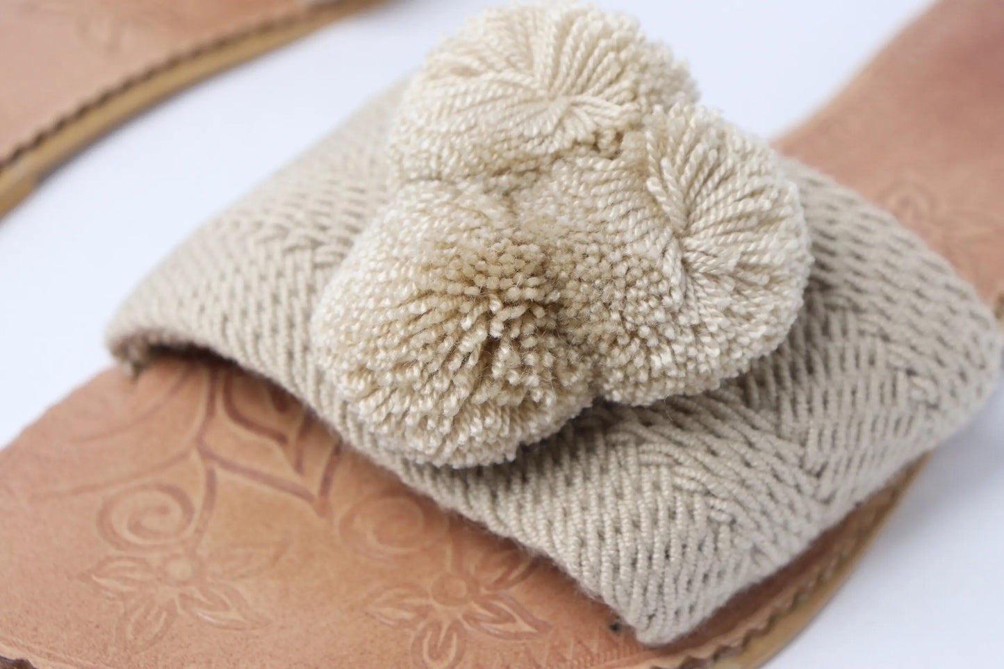 Sahara Pompom Sandals - Best of Colombia