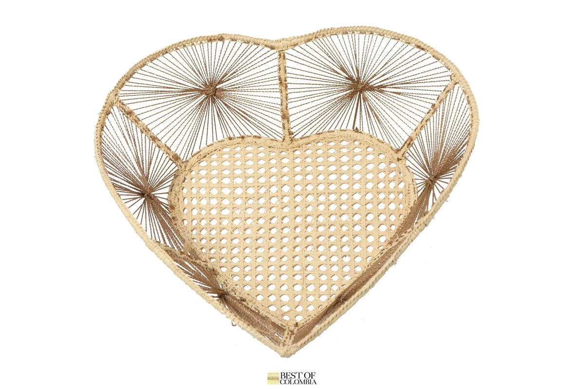 Heart iraca Iraca/Raffia Basket with Golden Thread - Best of Colombia