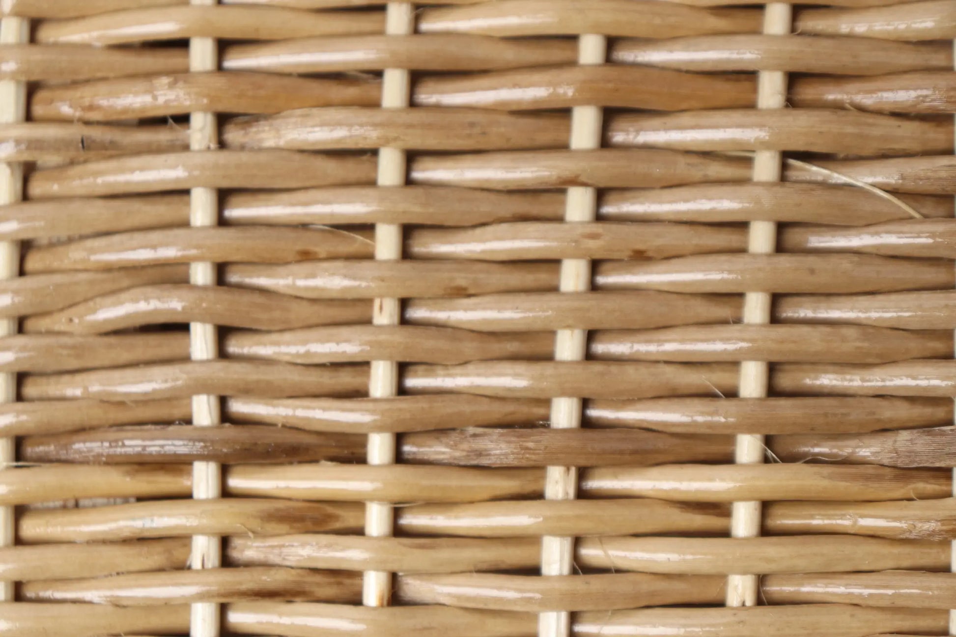 43 inch Wicker Pedestal & Urn Best of Colombia