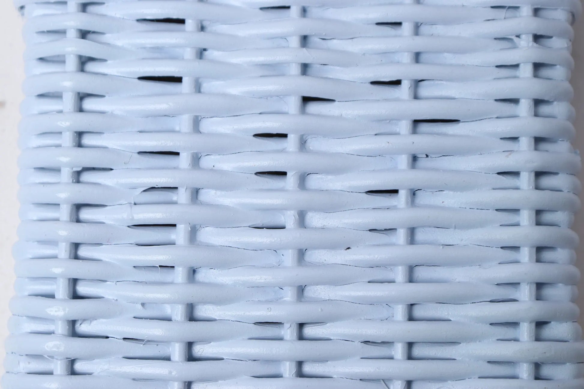 43 inch Wicker Pedestal & Urn Best of Colombia