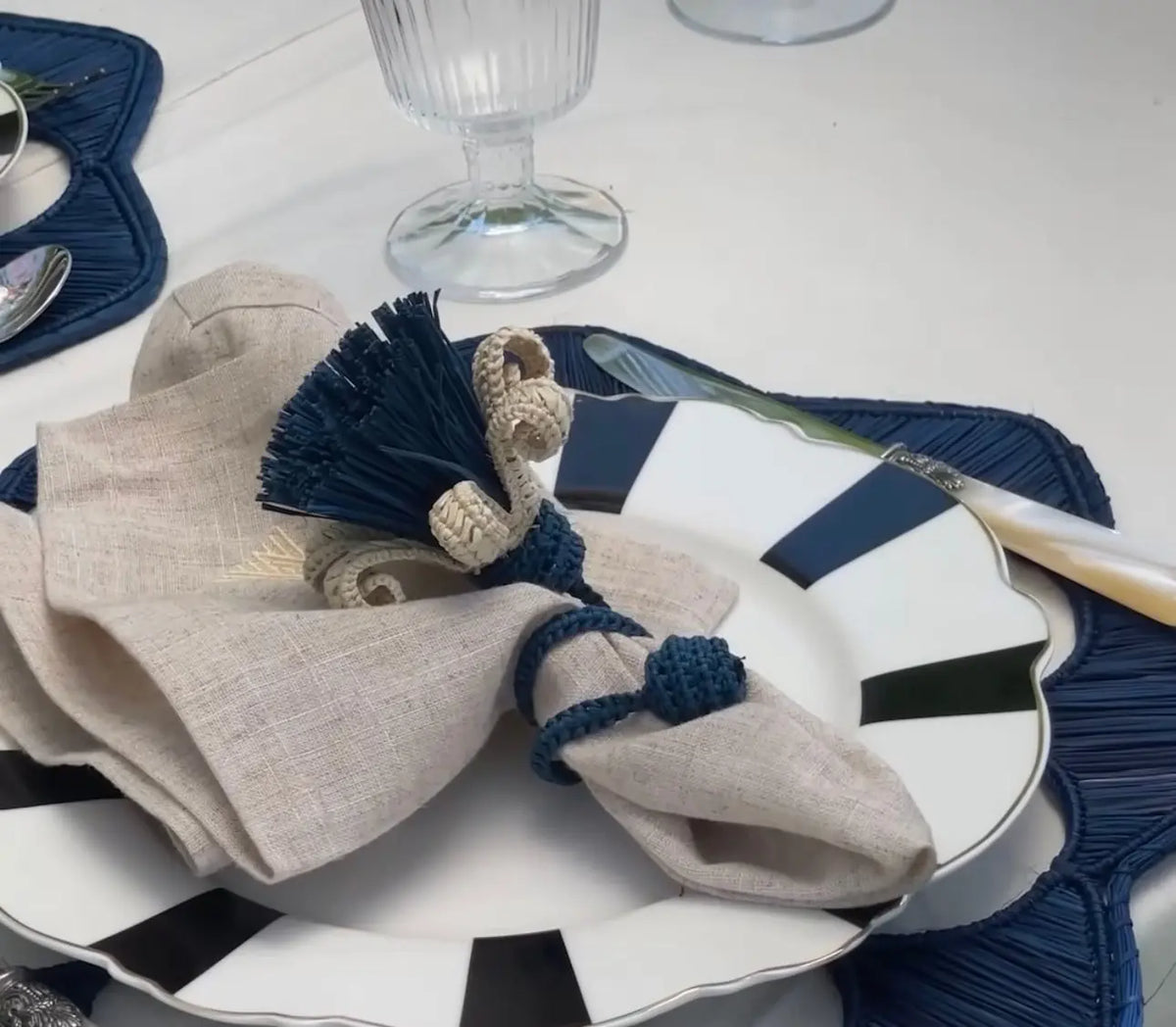 Jasmine Raffia Napkin Ring - 4 Colors Bestofcolombia1