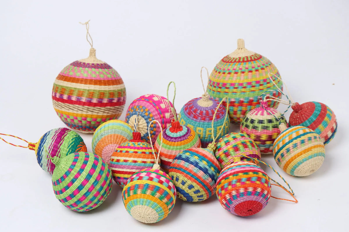 Holiday Raffia Ornament Balls- Medium plus - Best of Colombia