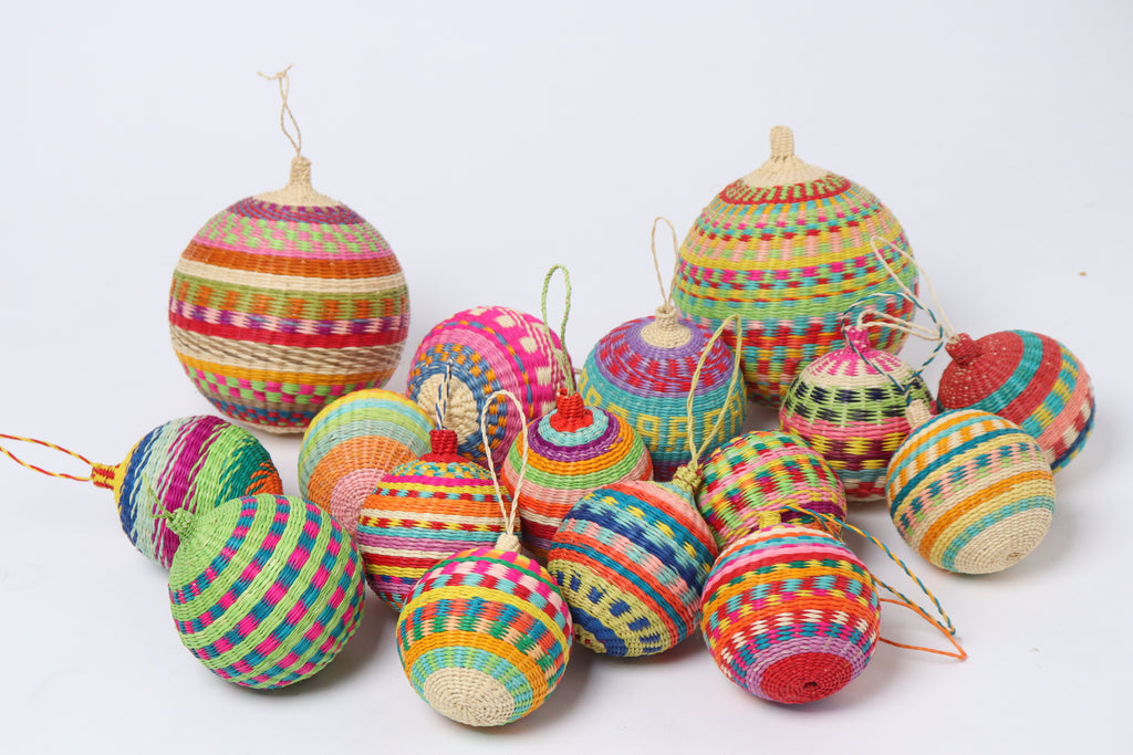 Holiday Raffia Ornament Balls- Medium plus - Best of Colombia