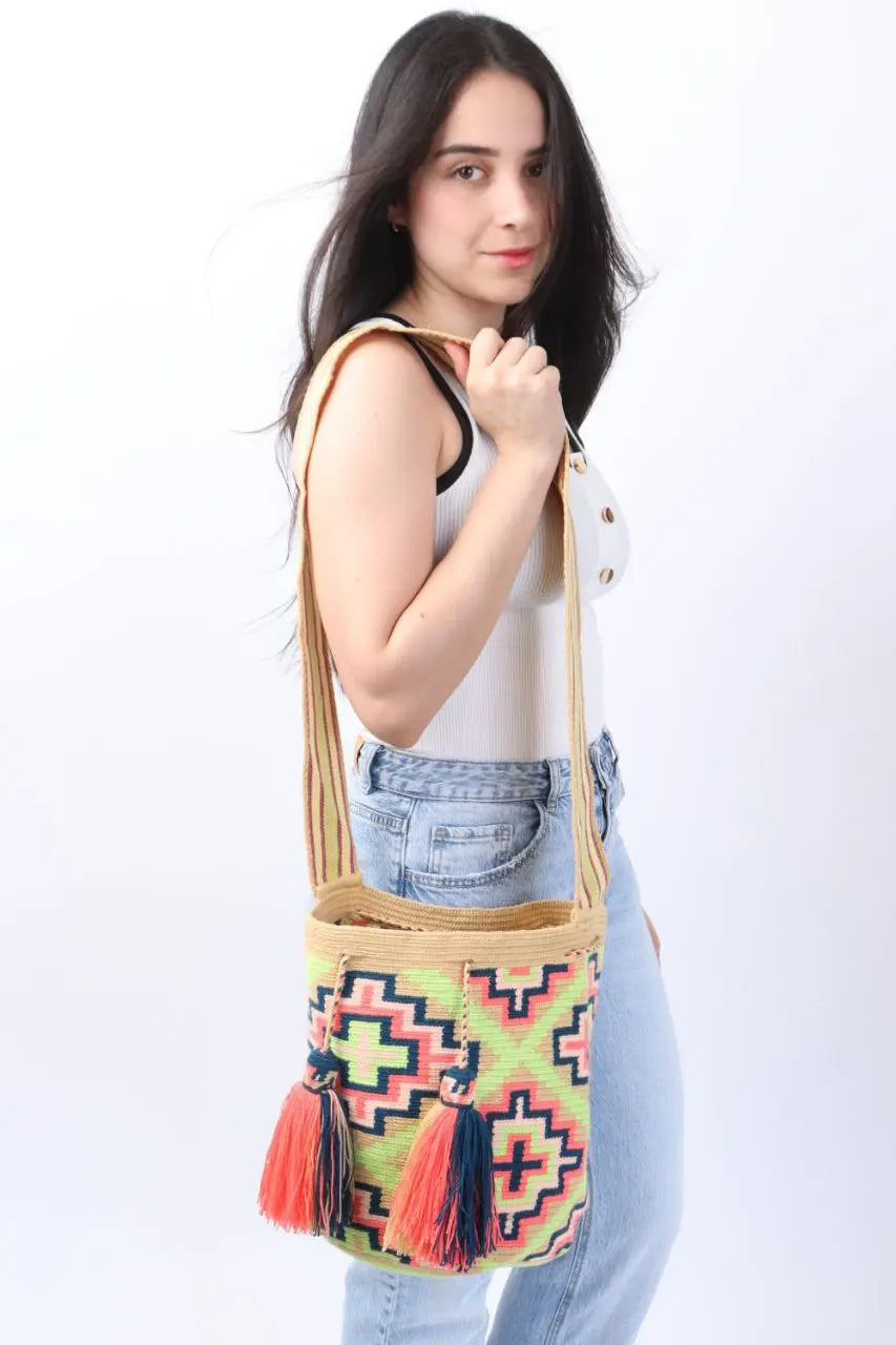 Sac Wayuu Mochila Colombien - Tissé Main - 12x12 Pouces - Bandoulière 18 Pouces