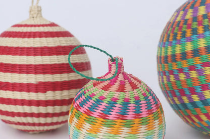Medium,Large & XL ornament Balls Set Bestofcolombia1
