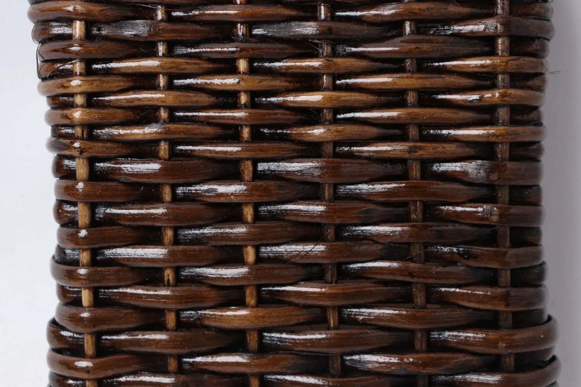 43 inch Wicker Pedestal & Urn Best of Colombia