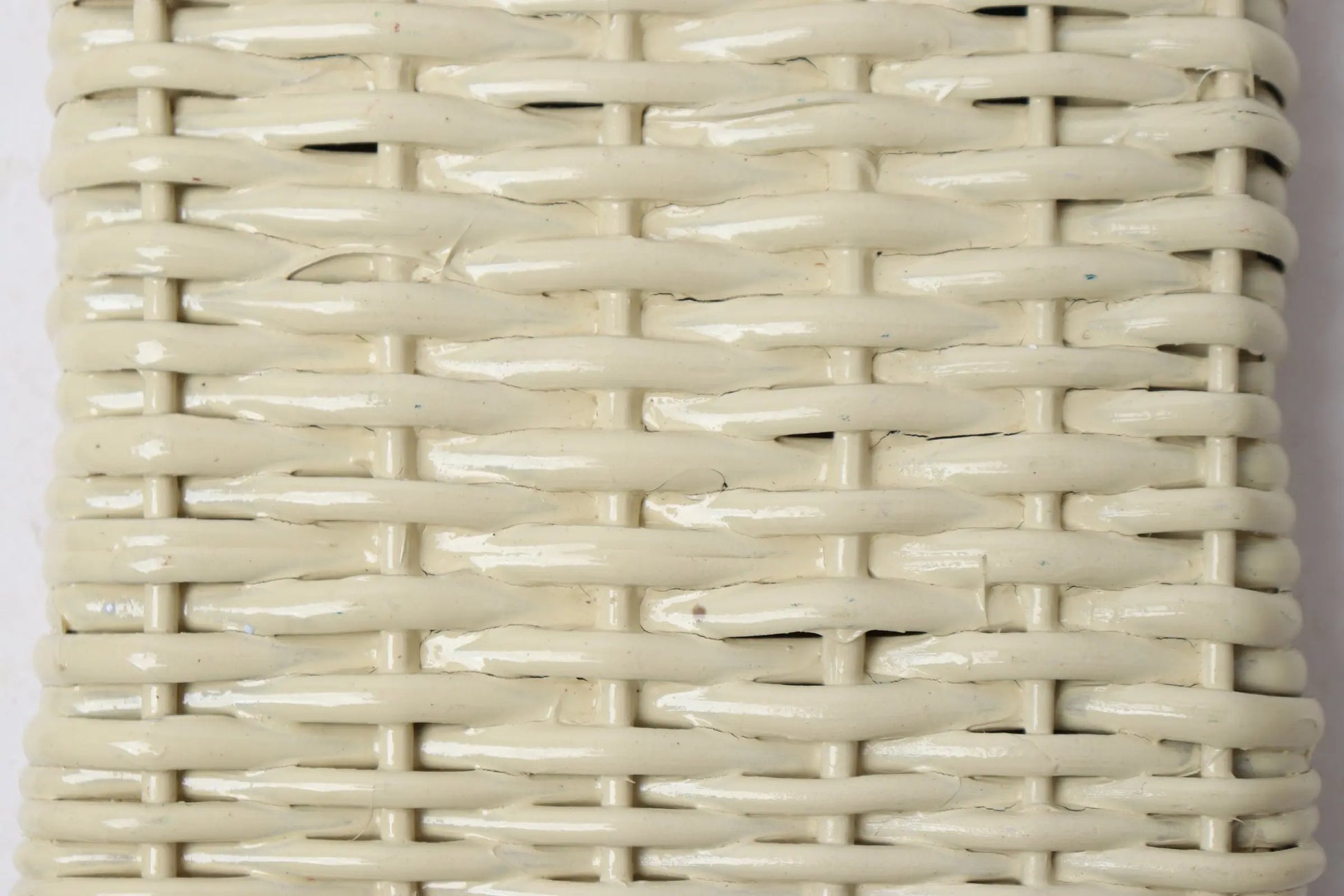 Wicker/Rattan Urn & Pedestal - 30in Best of Colombia