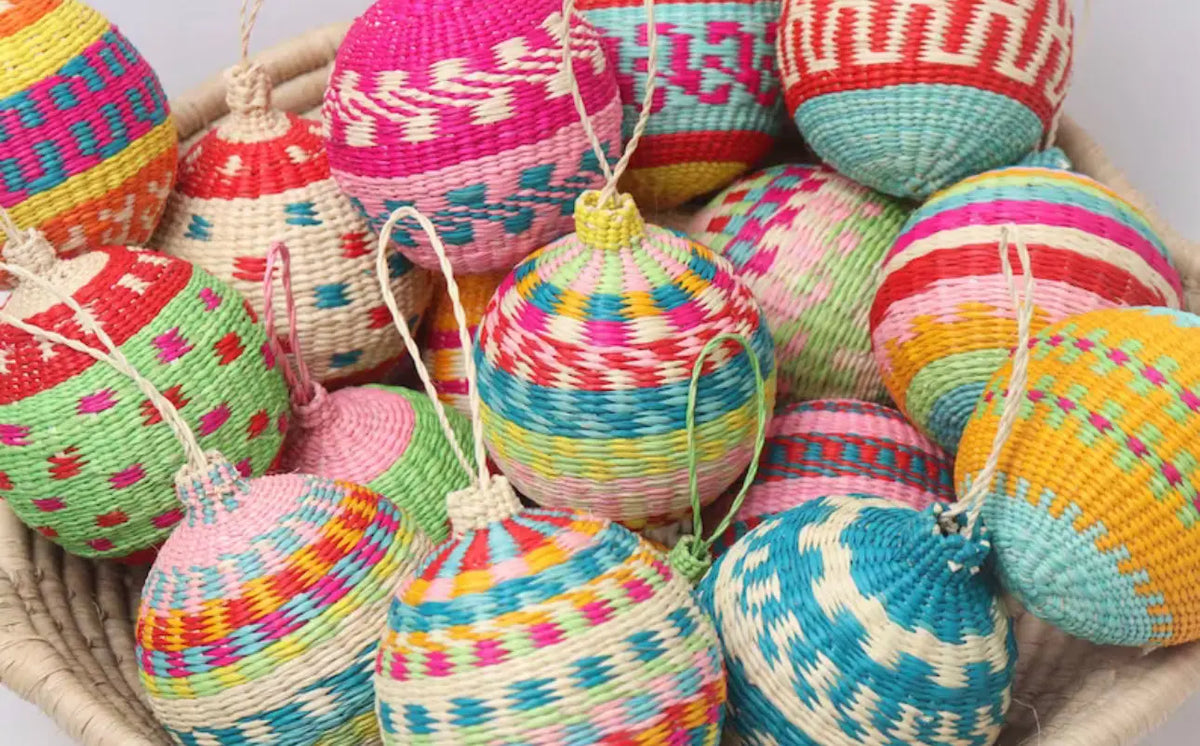 Holiday Raffia Ornament Balls- Medium plus - Best of Colombia
