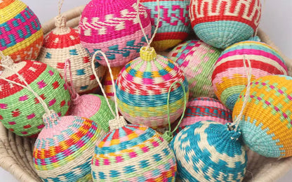 Holiday Raffia Ornament Balls- Medium plus - Best of Colombia