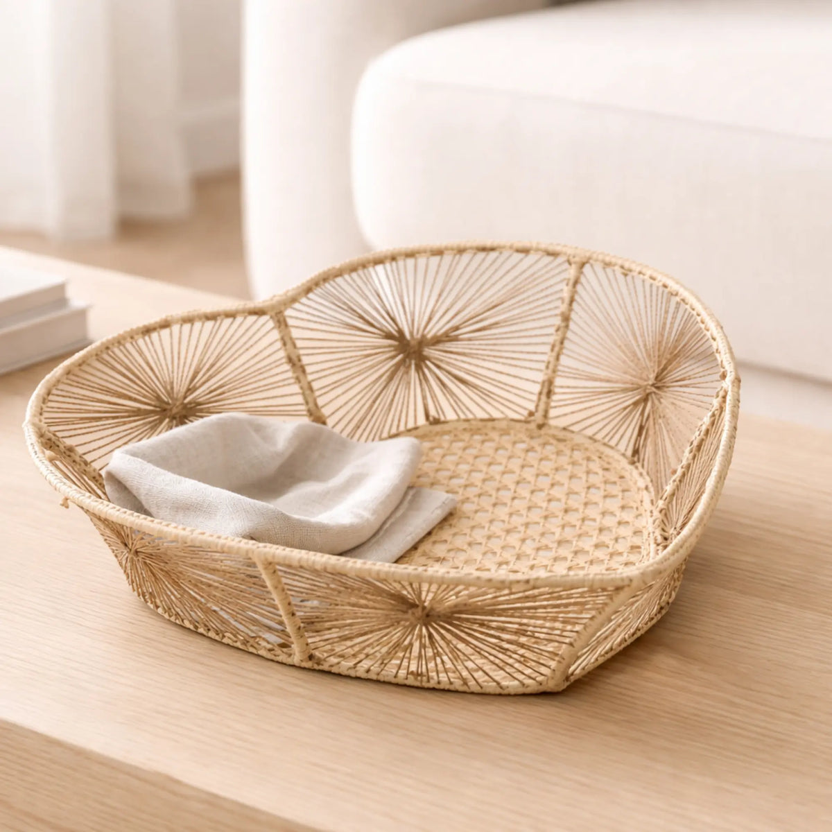 Heart iraca Iraca/Raffia Basket with Golden Thread Bestofcolombia1