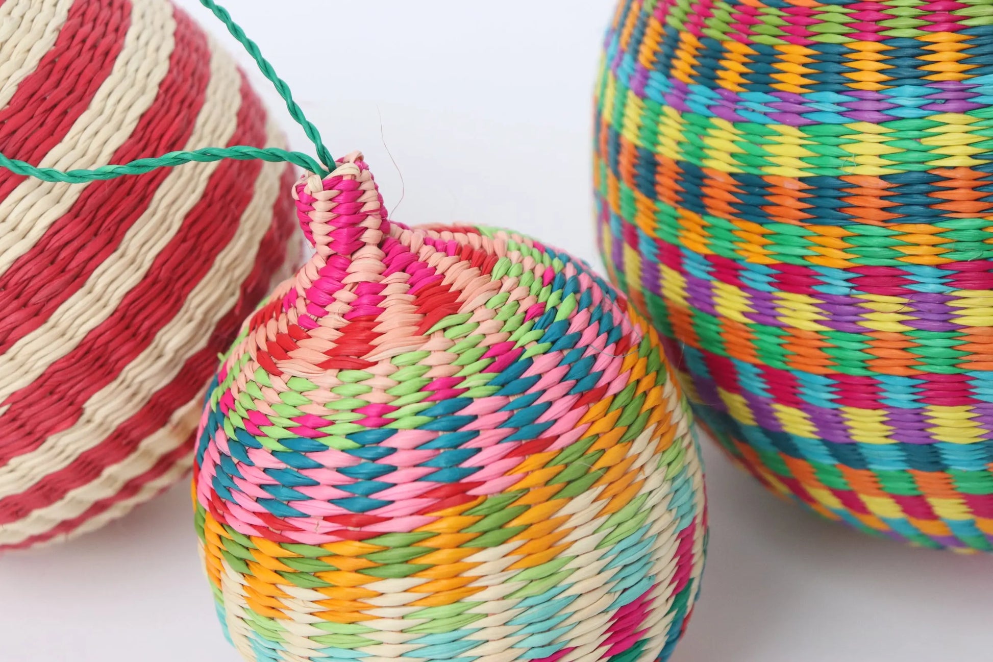 Medium,Large & XL ornament Balls Set Bestofcolombia1