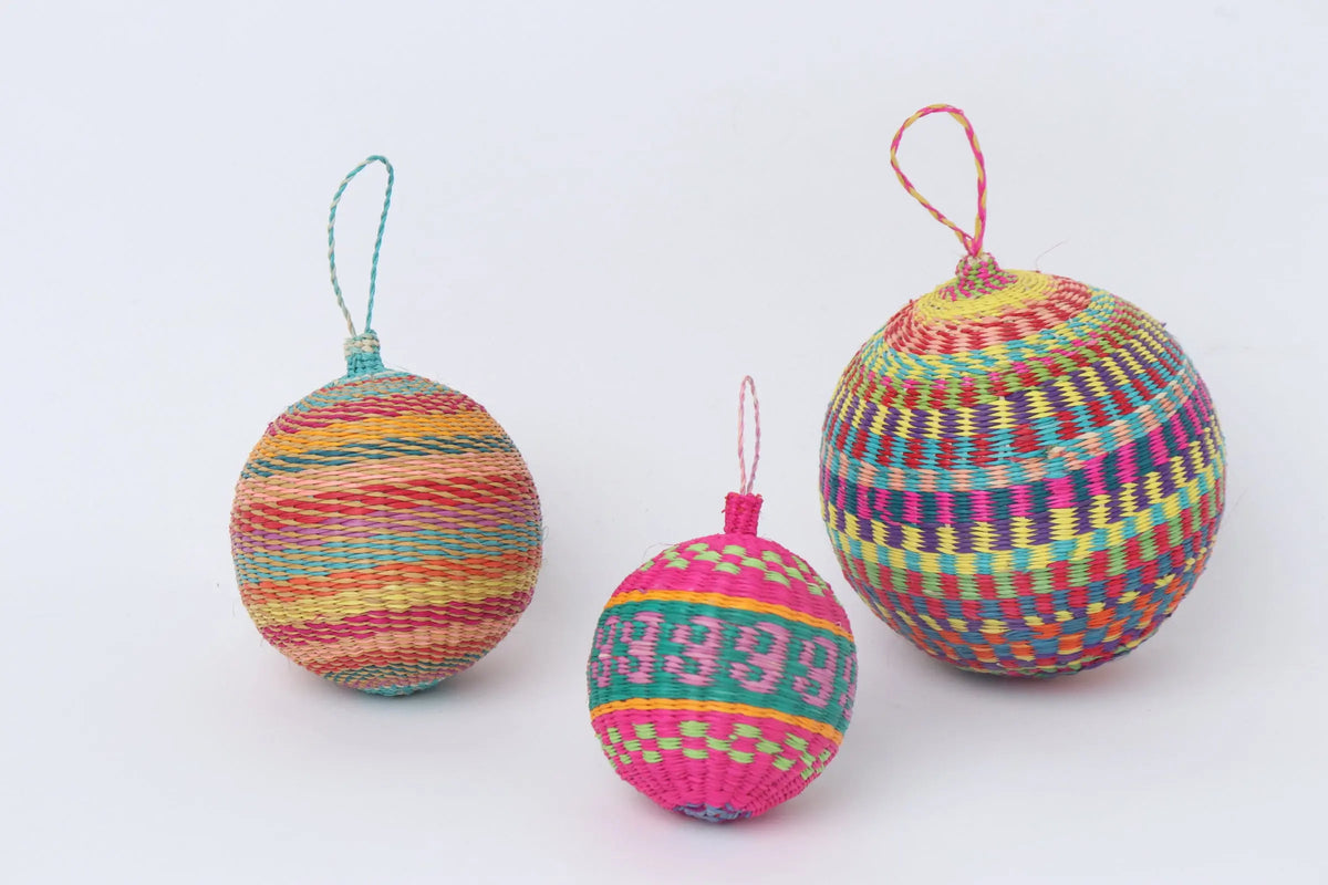 Medium,Large & XL ornament Balls Set Bestofcolombia1