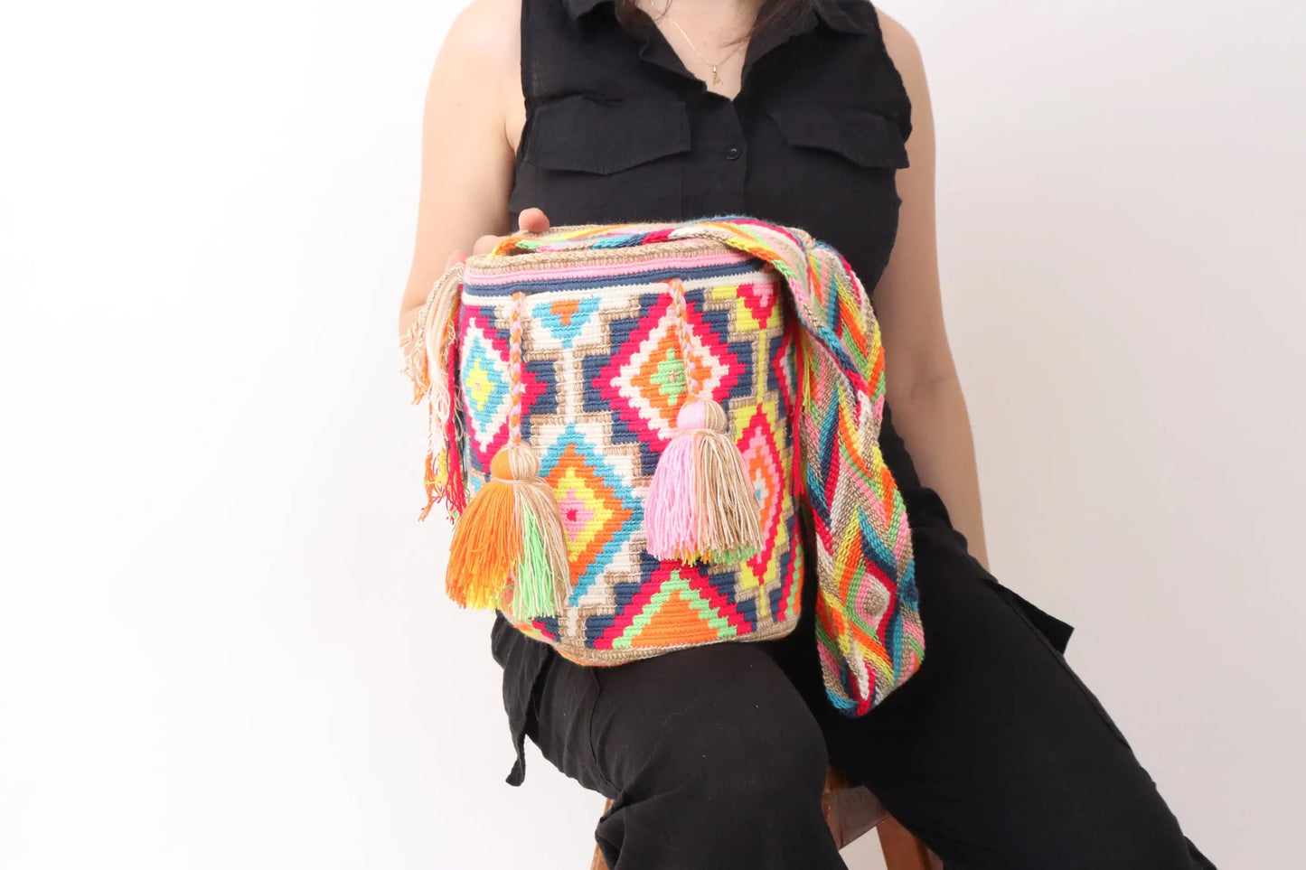 Matizada Pink Wayuu Bag - Large Best of Colombia