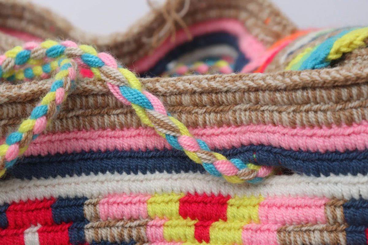 Matizada Pink Wayuu Bag - Large Best of Colombia