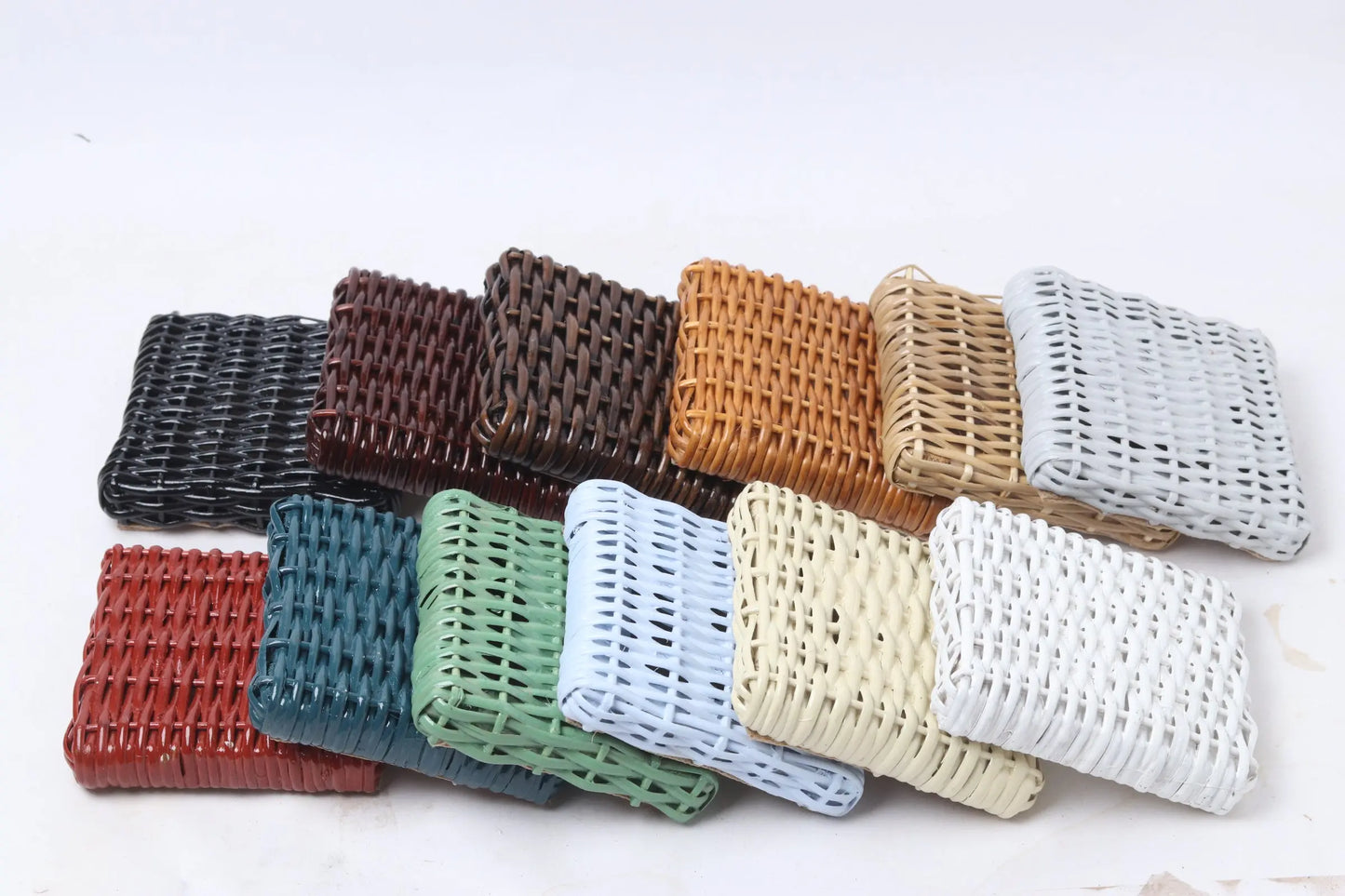 Wicker/Rattan Urn & Pedestal - 30in Best of Colombia