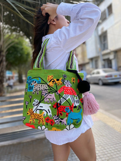 Green Large Wayuu Tote Bag - Pet edition Bestofcolombia1