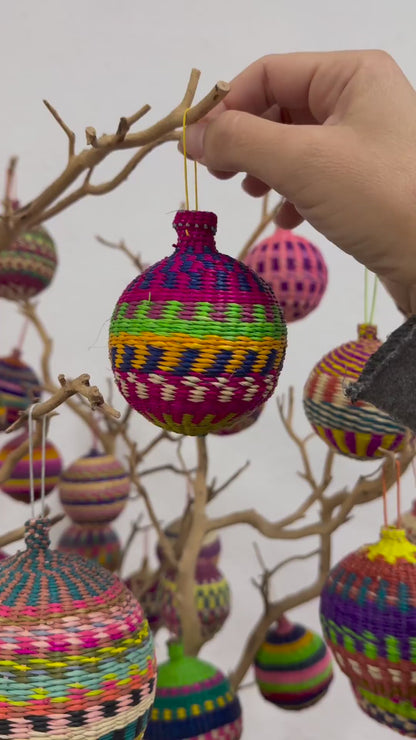 Holiday Raffia Ornament Balls- Medium plus