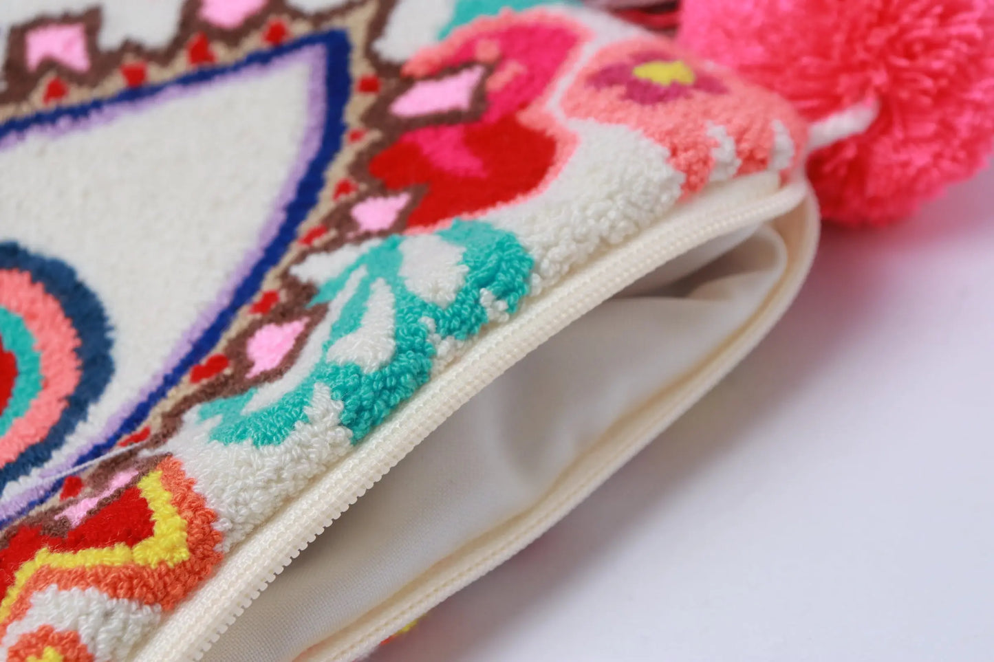 Floral Eye Clutch Black & White - Best of Colombia