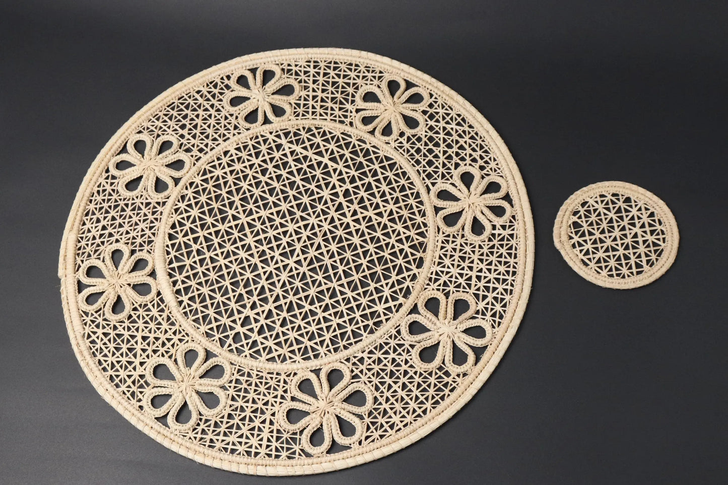 Flower Iraca Placemats - Best of Colombia