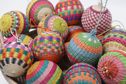 Holiday iraca Ornament Balls - Best of Colombia