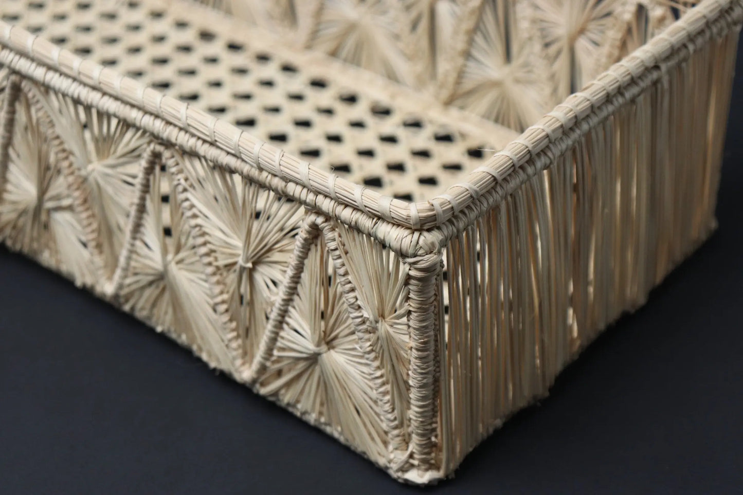 Hand woven Pyramids Iraca/Straw Tray - Best of Colombia